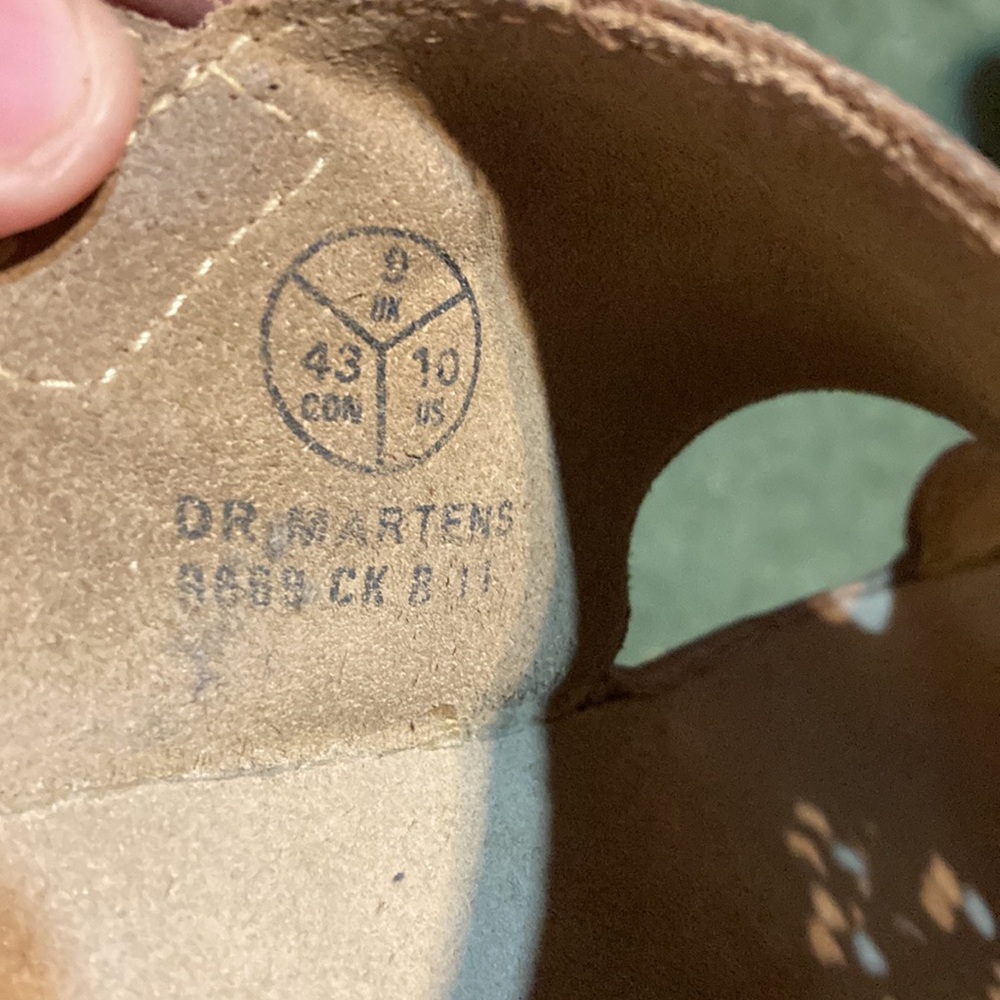 🏴󠁧󠁢󠁥󠁮󠁧󠁿 Dr. Martens MIE Sun ☀️ Cut Out Vintage Sandals US 10/UK 9 1990’s - Picture 7 of 8